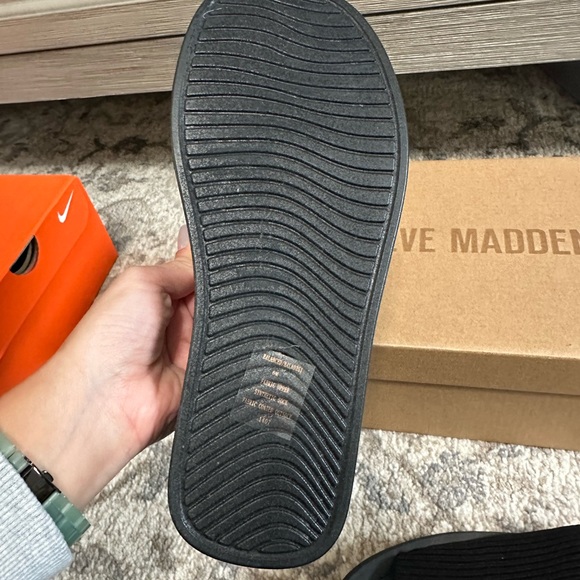 Steve Madden Black Platform Sandals - Picture 3 of 3